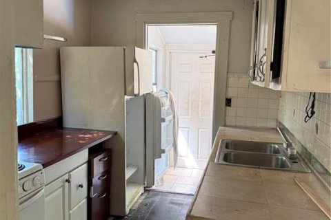 House in Saint Petersburg, Florida 2 bedrooms, 49.05 sq.m. № 2097273 - photo 3