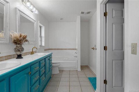 House in Crystal River, Florida 3 bedrooms, 186.18 sq.m. № 1771059 - photo 27
