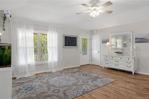 House in Crystal River, Florida 3 bedrooms, 186.18 sq.m. № 1771059 - photo 8