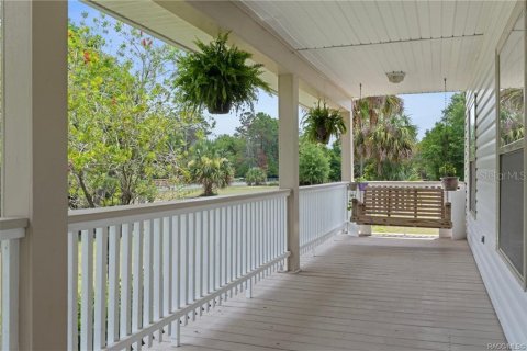 House in Crystal River, Florida 3 bedrooms, 186.18 sq.m. № 1771059 - photo 5