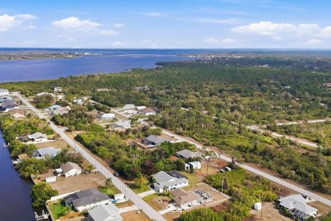 Villa ou maison à vendre à Port Charlotte, Floride: 2 chambres, 144.09 m2 № 2419674 - photo 3