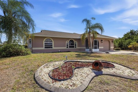 Villa ou maison à vendre à Port Charlotte, Floride: 2 chambres, 144.09 m2 № 2419674 - photo 5