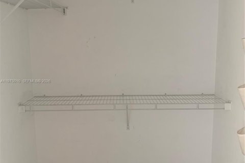 Снять в аренду таунхаус в Хомстед, Флорида 2 спальни, 127.28м2, № 2036180 - фото 2