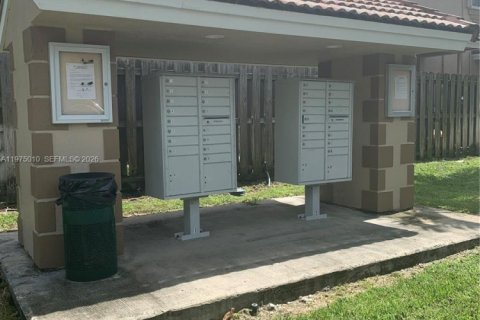 Снять в аренду таунхаус в Хомстед, Флорида 2 спальни, 127.28м2, № 2036180 - фото 16