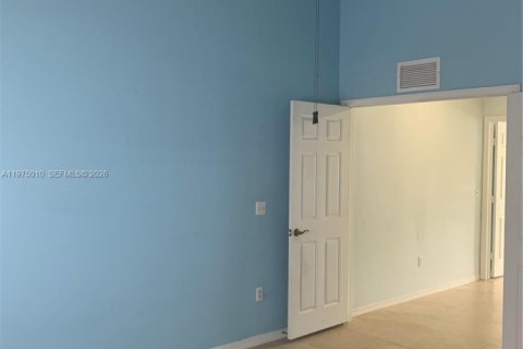 Снять в аренду таунхаус в Хомстед, Флорида 2 спальни, 127.28м2, № 2036180 - фото 26