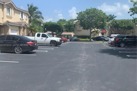 Снять в аренду таунхаус в Хомстед, Флорида 2 спальни, 127.28м2, № 2036180 - фото 18