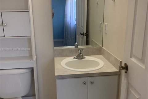 Снять в аренду таунхаус в Хомстед, Флорида 2 спальни, 127.28м2, № 2036180 - фото 29