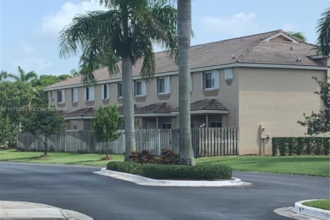 Снять в аренду таунхаус в Хомстед, Флорида 2 спальни, 127.28м2, № 2036180 - фото 11