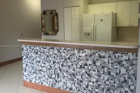 Снять в аренду таунхаус в Хомстед, Флорида 2 спальни, 127.28м2, № 2036180 - фото 22