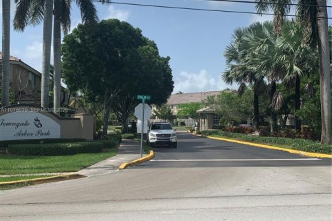 Снять в аренду таунхаус в Хомстед, Флорида 2 спальни, 127.28м2, № 2036180 - фото 14