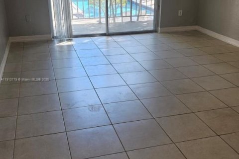 Appartement à louer à Pinecrest, Floride: 2 chambres, 98.1 m2 № 1968485 - photo 6