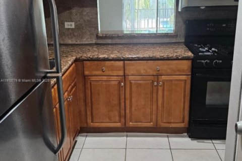 Appartement à louer à Pinecrest, Floride: 2 chambres, 98.1 m2 № 1968485 - photo 3