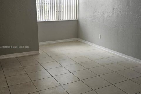 Appartement à louer à Pinecrest, Floride: 2 chambres, 98.1 m2 № 1968485 - photo 8