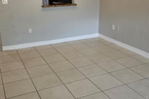 Appartement à louer à Pinecrest, Floride: 2 chambres, 98.1 m2 № 1968485 - photo 7