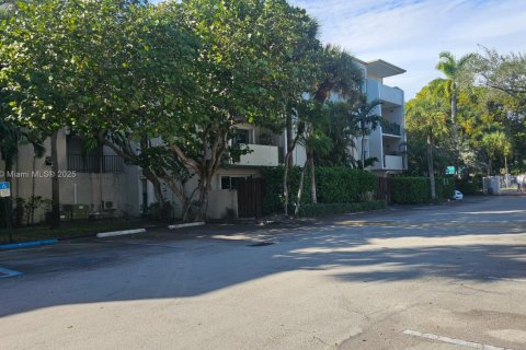 Appartement à louer à Pinecrest, Floride: 2 chambres, 98.1 m2 № 1968485 - photo 1