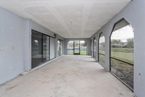 House in Casselberry, Florida 4 bedrooms, 208.38 sq.m. № 1547721 - photo 26