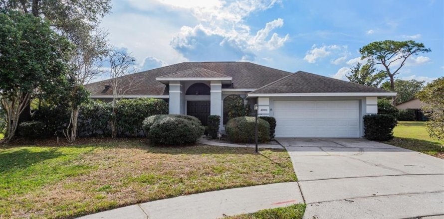 House in Casselberry, Florida 4 bedrooms, 208.38 sq.m. № 1547721