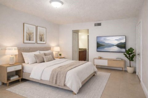 Condominio en venta en Pembroke Pines, Florida, 1 dormitorio, 71.53 m2 № 2152736 - foto 5