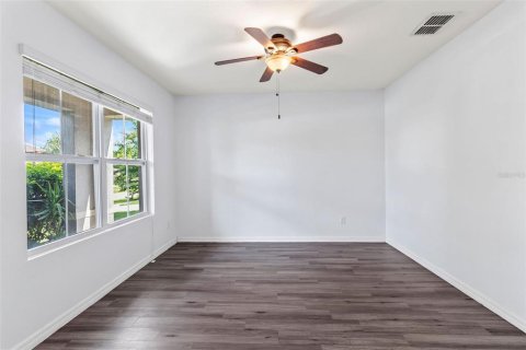 Villa ou maison à vendre à Deltona, Floride: 4 chambres, 231.05 m2 № 1909271 - photo 12