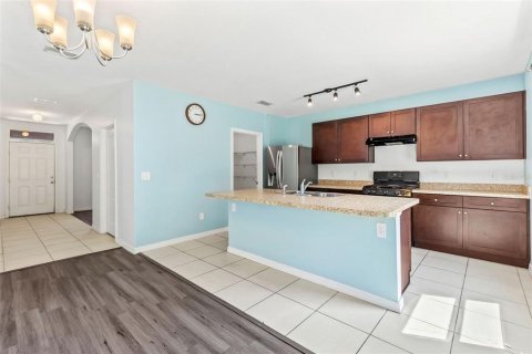 Villa ou maison à vendre à Deltona, Floride: 4 chambres, 231.05 m2 № 1909271 - photo 19