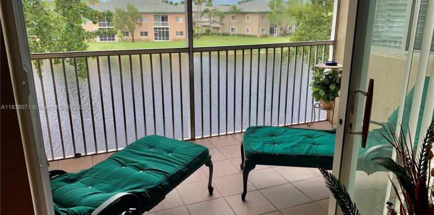 Condo à Tamarac, Floride, 2 chambres № 1937193