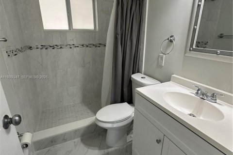 Villa ou maison à louer à Hollywood, Floride: 3 chambres, 119.1 m2 № 1987617 - photo 19