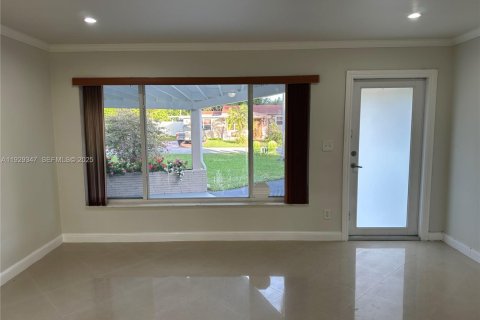 Villa ou maison à louer à Hollywood, Floride: 3 chambres, 119.1 m2 № 1987617 - photo 7