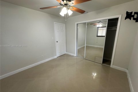 Villa ou maison à louer à Hollywood, Floride: 3 chambres, 119.1 m2 № 1987617 - photo 9