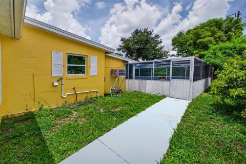 Villa ou maison à vendre à North Port, Floride: 2 chambres, 60.11 m2 № 2227304 - photo 8