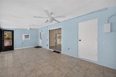 Villa ou maison à vendre à North Port, Floride: 2 chambres, 60.11 m2 № 2227304 - photo 12