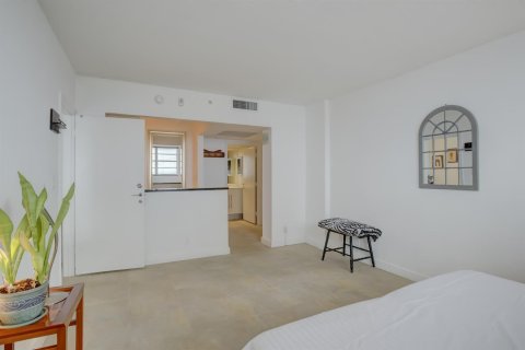 Copropriété à louer à Hollywood, Floride: 2 chambres, 119.66 m2 № 2241210 - photo 25