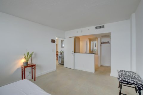 Copropriété à louer à Hollywood, Floride: 2 chambres, 119.66 m2 № 2241210 - photo 26