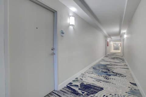 Copropriété à louer à Hollywood, Floride: 2 chambres, 119.66 m2 № 2241210 - photo 4