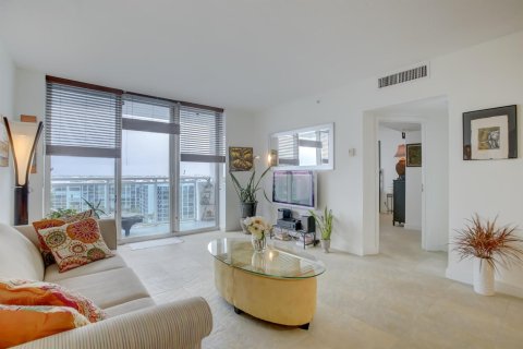 Copropriété à louer à Hollywood, Floride: 2 chambres, 119.66 m2 № 2241210 - photo 7