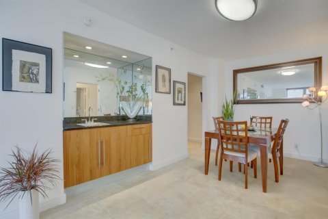 Copropriété à louer à Hollywood, Floride: 2 chambres, 119.66 m2 № 2241210 - photo 15