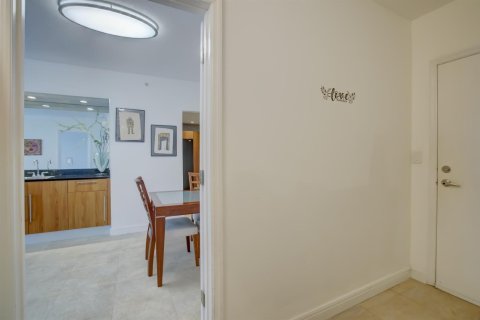 Copropriété à louer à Hollywood, Floride: 2 chambres, 119.66 m2 № 2241210 - photo 5