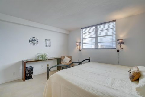 Copropriété à louer à Hollywood, Floride: 2 chambres, 119.66 m2 № 2241210 - photo 18
