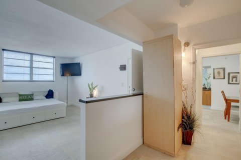 Copropriété à louer à Hollywood, Floride: 2 chambres, 119.66 m2 № 2241210 - photo 28