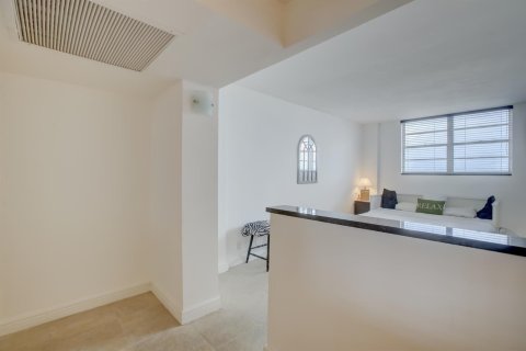 Copropriété à louer à Hollywood, Floride: 2 chambres, 119.66 m2 № 2241210 - photo 27