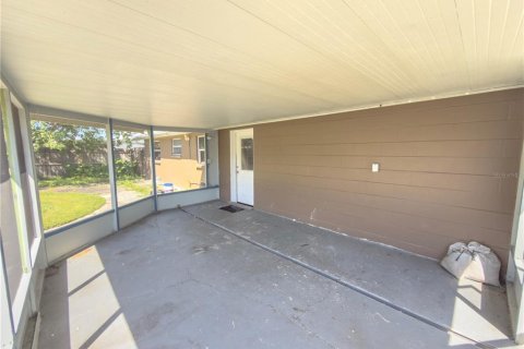 House in Holiday, Florida 2 bedrooms, 82.5 sq.m. № 1899270 - photo 12