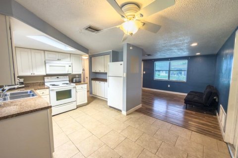 House in Holiday, Florida 2 bedrooms, 82.5 sq.m. № 1899270 - photo 3
