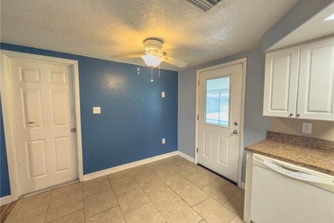 House in Holiday, Florida 2 bedrooms, 82.5 sq.m. № 1899270 - photo 6
