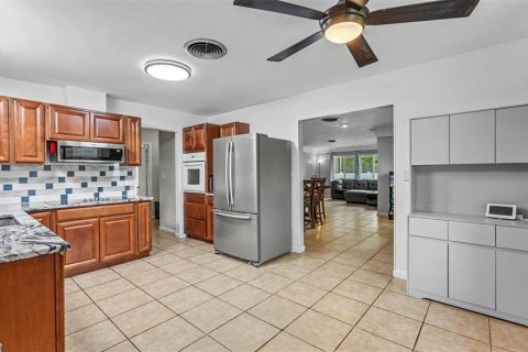Villa ou maison à vendre à Lakeland, Floride: 3 chambres, 172.98 m2 № 2406738 - photo 6