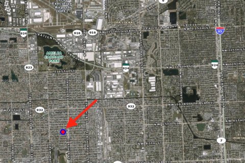 Land in Hialeah, Florida № 2008970 - photo 2
