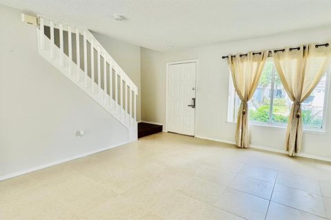 House in Orlando, Florida 4 bedrooms, 170.66 sq.m. № 2236188 - photo 9