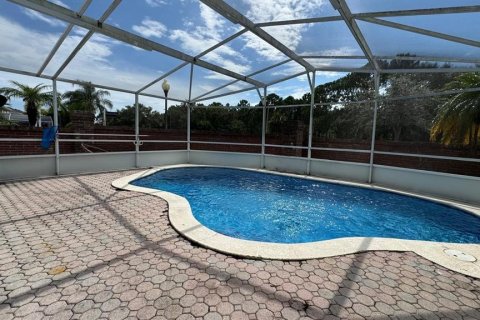 House in Orlando, Florida 4 bedrooms, 170.66 sq.m. № 2236188 - photo 22