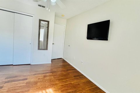 House in Orlando, Florida 4 bedrooms, 170.66 sq.m. № 2236188 - photo 17