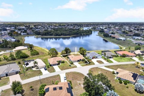 Villa ou maison à vendre à Punta Gorda, Floride: 3 chambres, 170.38 m2 № 2197164 - photo 2