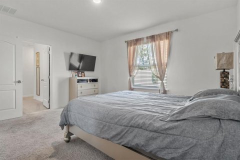 House in Winter Haven, Florida 4 bedrooms, 175.12 sq.m. № 1850085 - photo 3