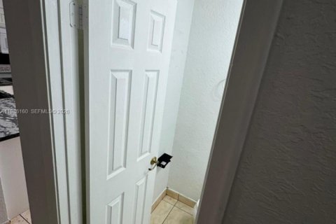 Townhouse in West Palm Beach, Florida 3 bedrooms, 124.86 sq.m. № 2047648 - photo 3